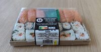 Assortiment sushis saumon fjords Norvège, transformé en France, barquette, 18 pièces