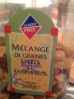 Mélange de graines grillées salées et de raisins secs
