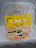 Salade de choux blancs, carottes et oignons assaisonnée
