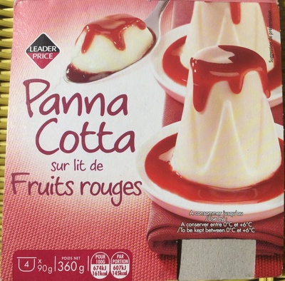 Panna cotta sur lit de fruits rouges