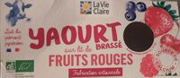 Yaourt brassé sur lit de fruits rouges