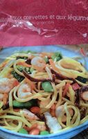 Nouilles aux crevettes et aux legumes