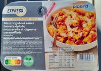 Mezzi rigatoni sauce tomate épicée, mozzarella et oignons caramélisés