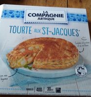 Tourte composée d'une pâte feuilletée crue garnie d'une préparation à base de noix de St-Jacques*.