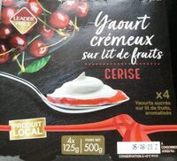 Yaourt crémeux sur lit de fruits