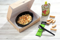 Duo De  Crevettes Et Surimi / Sauce Vinaigrette / Gressins / Compote De Fruits