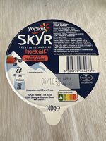 Skyr energie sur lit à la fraise-cassis
