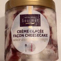 Crème glacée façon cheesecake sauce aux fruits rouges