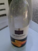 Pur jus d'orange fraîchement pressé