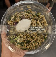 Salade lentille œufs poché chou frise oignon rouge