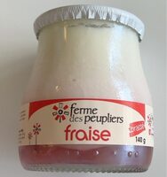 Yaourt brassé sucré sur lit de fraises