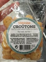 Croûtons frits aromatisés à l ail