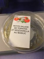 Petite salade de tomates et mozzarella au basilic