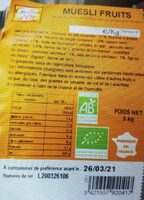 Muesli fruits