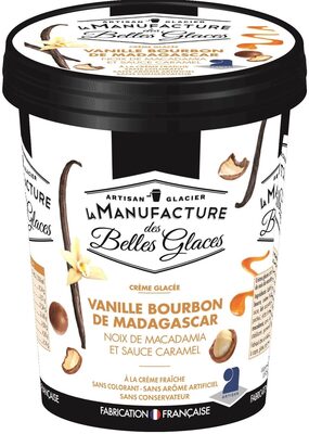 Crème glacée à la vanille Bourbon de Madagascar avec noix de macadamia caramélisées et sauce au caramel