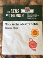 Noix sèches de grenoble