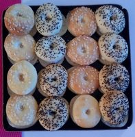 16 mini bagels garnis tzatziki et saumon