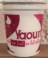 Yaourt sucré au lait entier aux fruits assortis