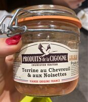 Terrine au chevreuil et aux noisettes