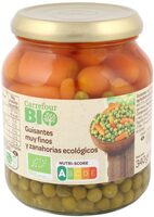 Guisantes muy finos y zanahorias en rodajas ecológicos