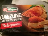 Pizza calzone bolognaise