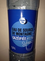Eau de source gazéifiée