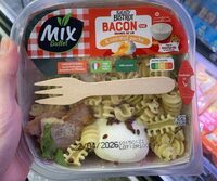 Salad bistrot bacon fumé graines de lin et son œuf poché