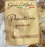 Panettone glacé aux noisettes avec morceaux de sucre et amandes