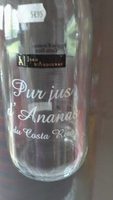 Pour jus d'ananas du Costa rica