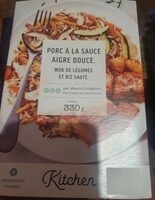 Porc à la sauce aigre-douce, wok de légumes et riz sauté