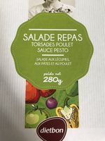 Salade repas torsades poulet sauce pesto