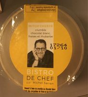 Mitch’cheese crumble chocolat blanc, fraises et rhubarbe verte surmontées d'une crème cheese