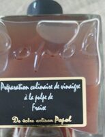 Préparation culinaire de vinaigre à la pulpe de fraise