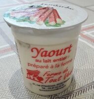 Yaourt au lait entier préparé à la ferme