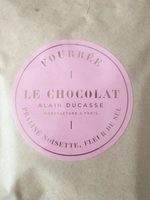 Le chocolat Alain ducasse fourrée praliné noisette fleur de sel