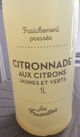 Citronnade aux citrons jaunes et verts