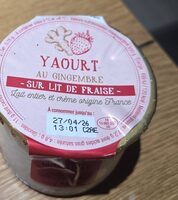 Yaourt au gingembre sur lit de fraise
