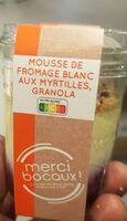 Mousse de fromage blanc aux myrtilles granola