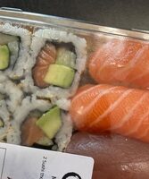 4 Sushi 6 california maki