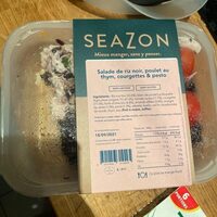Salade de riz noir bio poulet au thym courgettes et Pesto