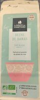 Thé blanc parfumé et parsemé de pétales de rose