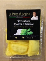 Mezzaluna Ricotta e Basilico