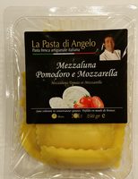 Mezzaluna Pomodoro e Mozzarella