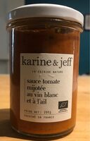 Sauce tomate mijotée au vin blanc et à l'ail