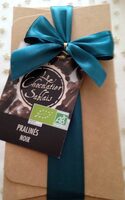 Chocolats noirs pralinés