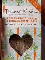 Raw carrot, apple & cinnamon muesli