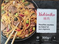 Nouilles sautées au boeuf et aux oignons