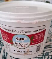Le fromage frais aux fruits fraises et cassis