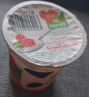 Yaourt brassé fermier sur lit de framboises