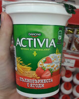 Activia пълнозърнеста с ягоди
